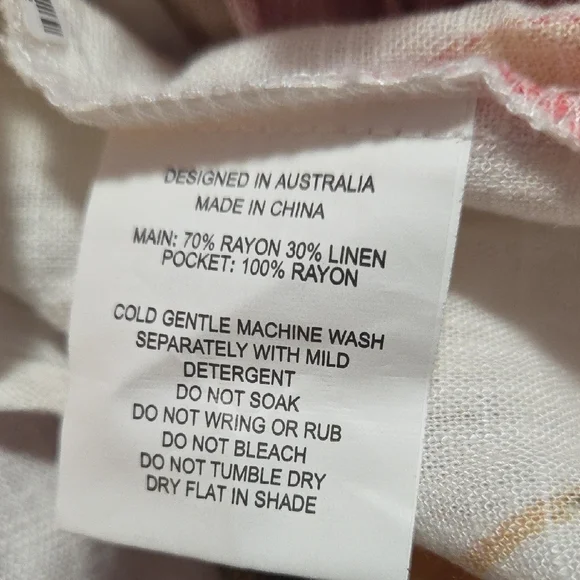 WHITE CLOSET ELEMETS Chic Floral Maxi Dress in Red and White - Picture 3 of 8